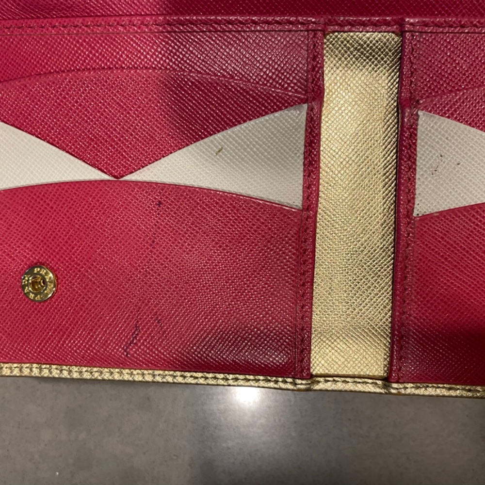 Prada Wallet - Picture 3 of 7